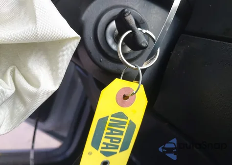 2008 Ford Focus Se/Ses z USA, uszkodzony, nr VIN 1FAHP35N08W208057